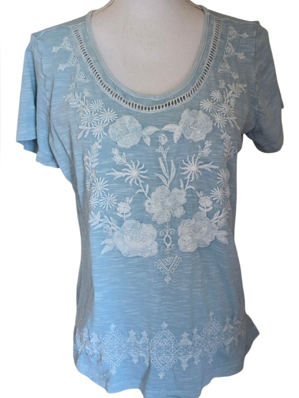 caite embroidered 100% slub cotton short sleeve top light blue size M